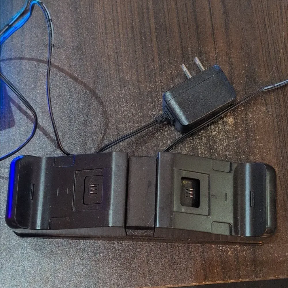 AmazonBasics Dual Controller Charging Dock w/ AC Adapter, Indicator, Black